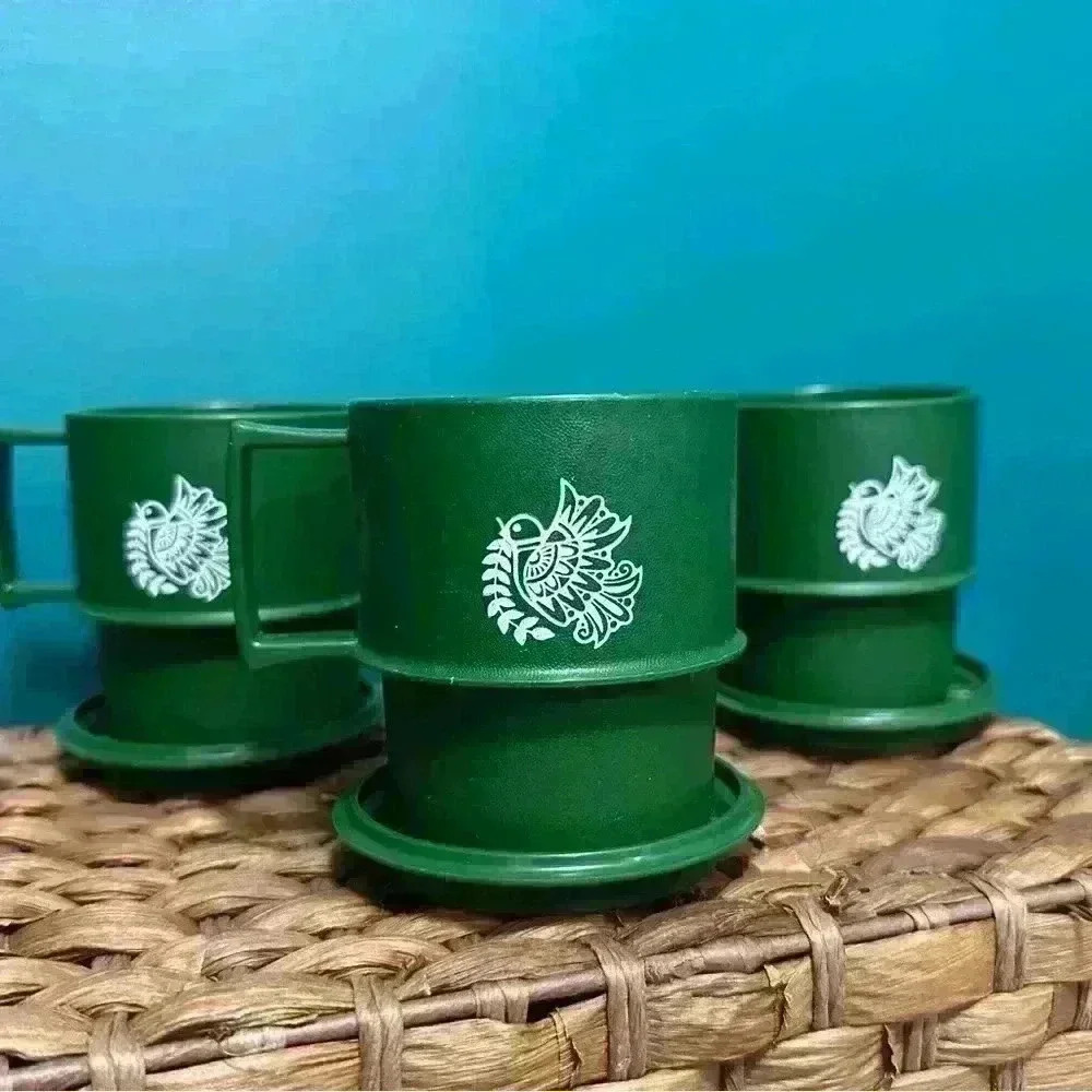 Vintage 1970s Tupperware Winter Holiday Plastic Mugs w/ Coaster Lids